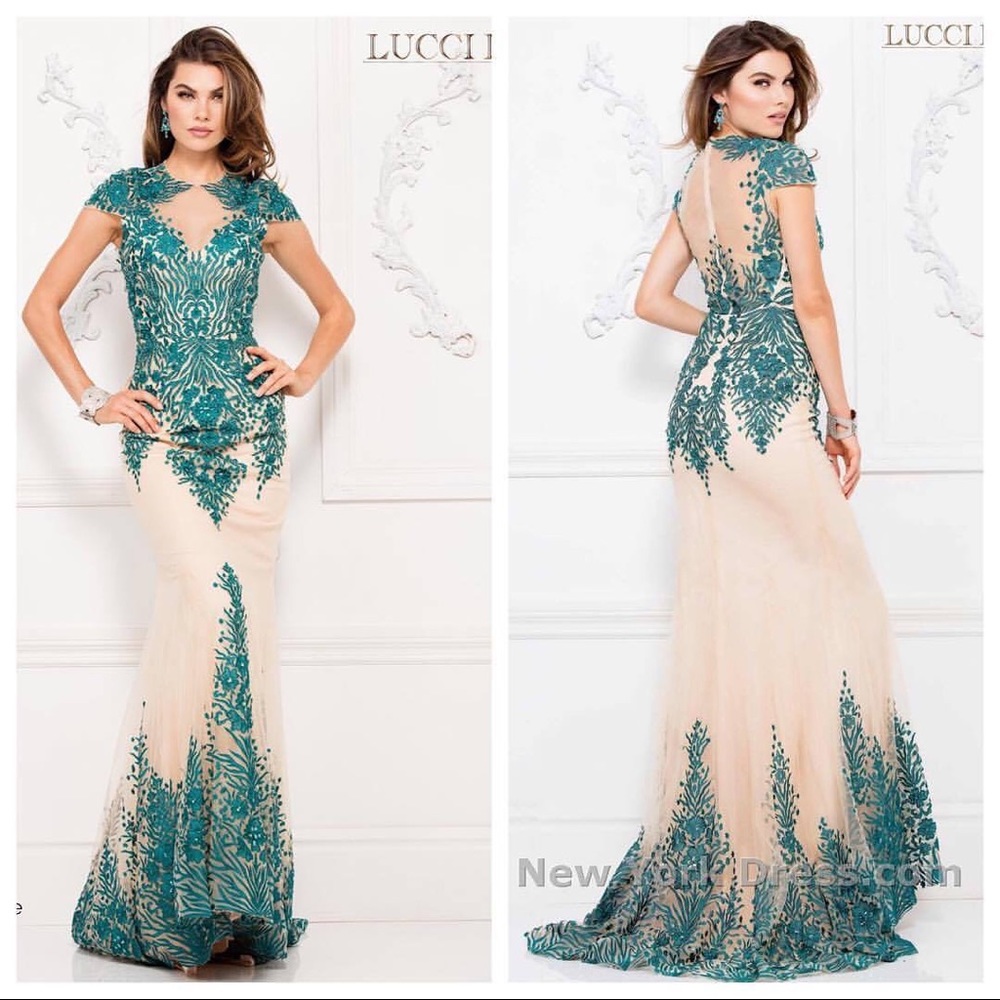 Dazzling cap sleeve lace mermaid gown